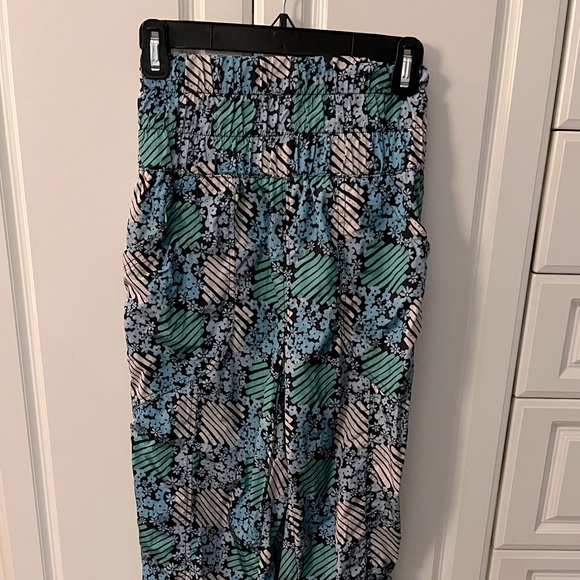 Free People Activewear - Picture 3 of 3